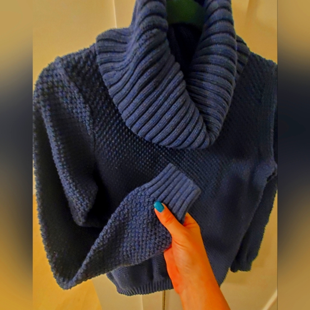 Hilary Radley sweater, Navy sz Large like new condition